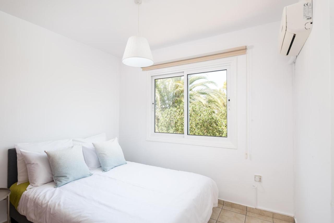 Pebble Beach Apartment Voroklini Exterior foto